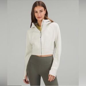 New with Tags Lululemon Scuba Full Zip Cropped Hoodie in  Bone - Size 6